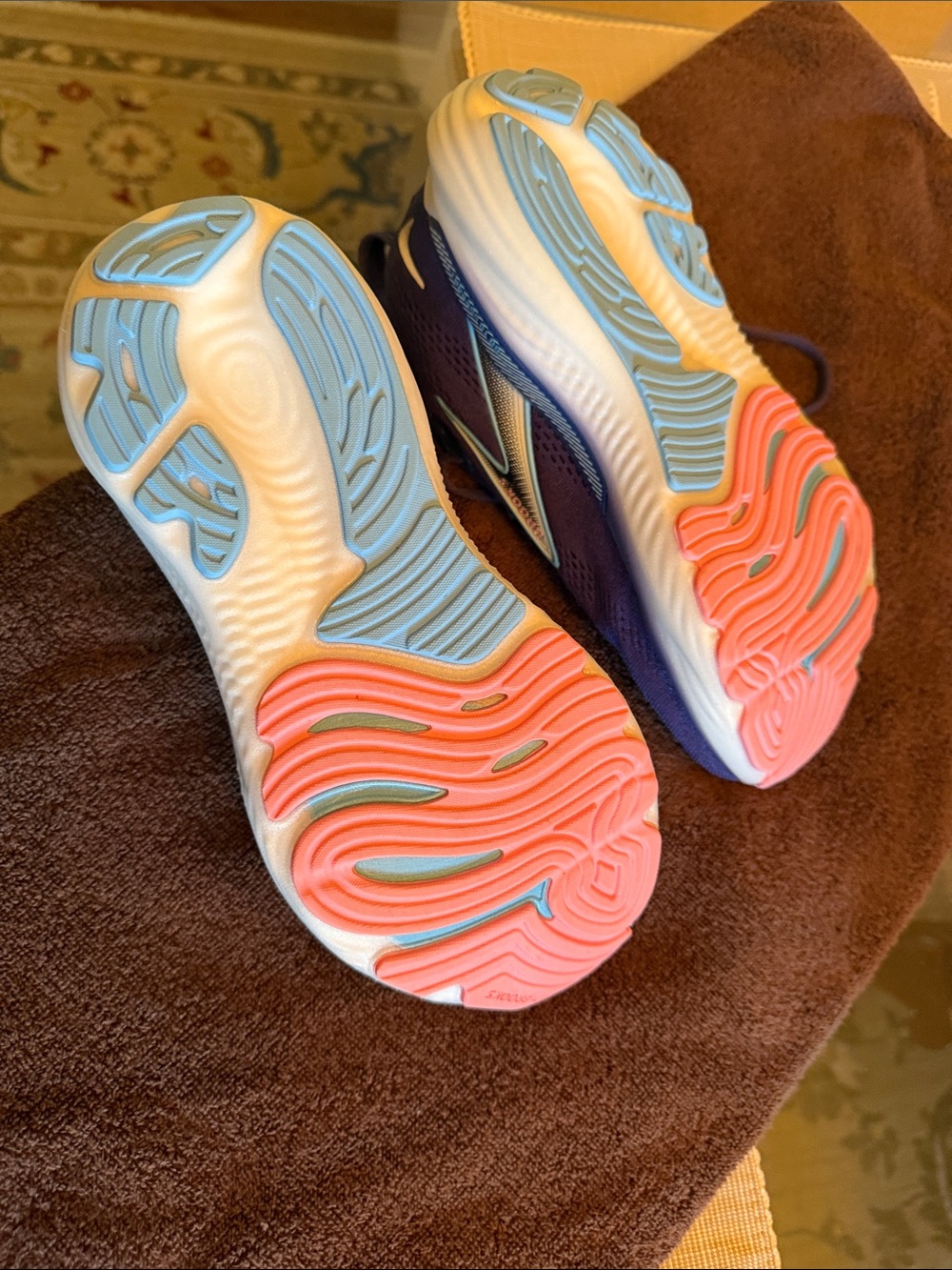 Brooks Women's Royal Purple Running Shoes with Pink Accents Glycerin 22 GTS - Picture 6 of 8